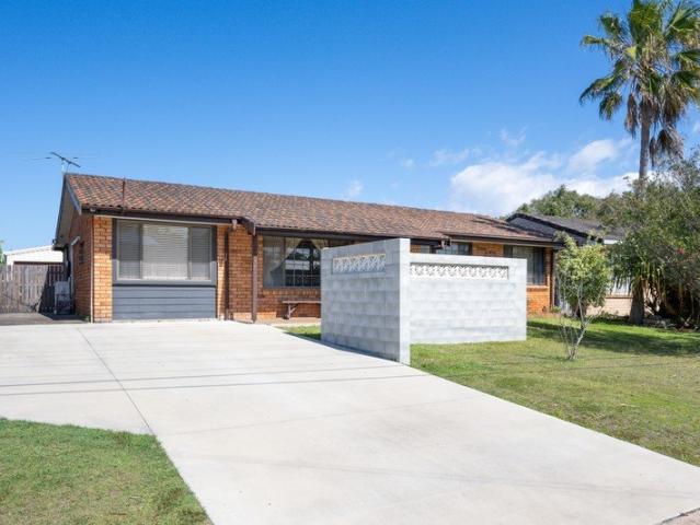 Relaxed Coastal Living in the Heart of Red Rock
