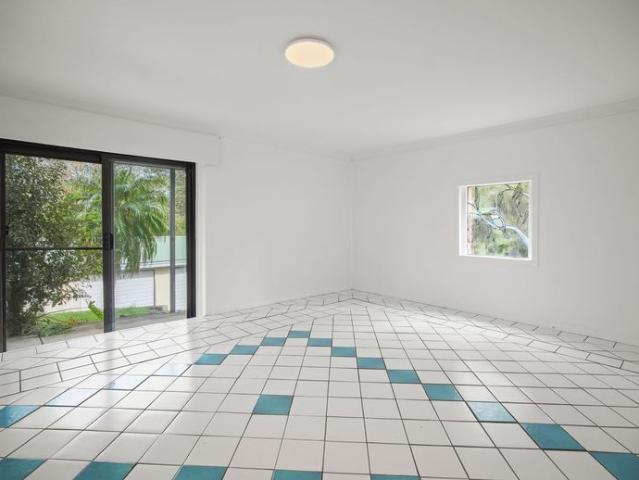 Relaxed Coastal Living in Wamberal