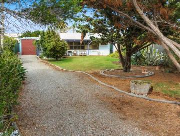 Relaxed Coastal Living Just Steps from Aldinga Esplanade