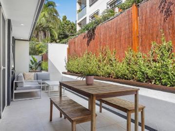 Relaxed Coastal Living, Steps from Collaroy Beach