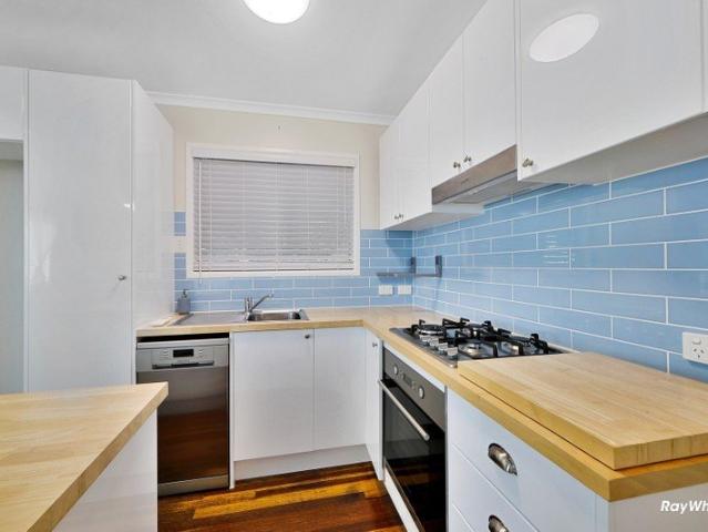 Relaxed Coastal Living Shared Pool, Electricity & Yard Maintenance Included!