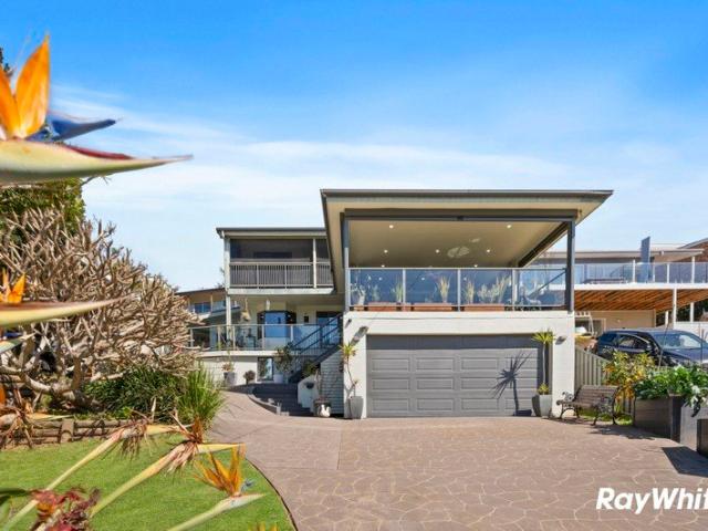 Relaxed Coastal Living with a View