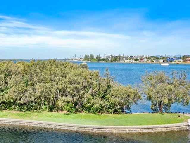Relaxed Coastal Living with Stunning Broadwater Views and Additional Family Room!