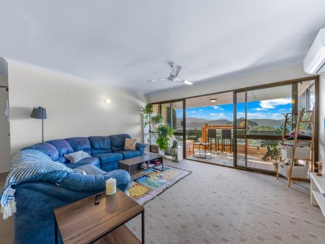 Relaxed Coastal Living with Stunning Whitsunday Views