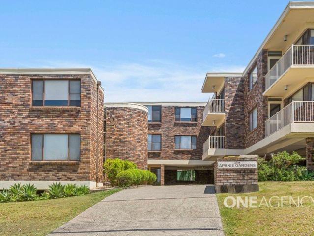 RELAXED COASTAL LIVING WITH WATER VIEWS IN MOLLYMOOK