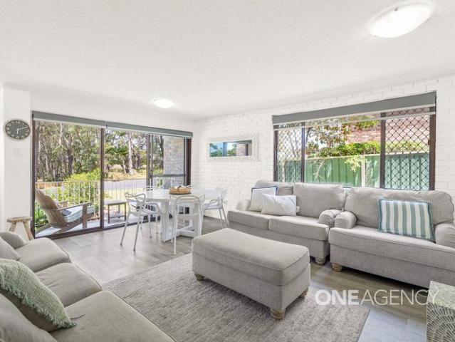 RELAXED COASTAL LIVING WITH WATER VIEWS IN MOLLYMOOK