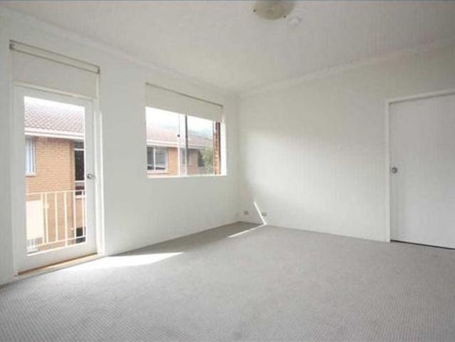 Relaxed & Convenient 2 Bedroom Living in Dee Why