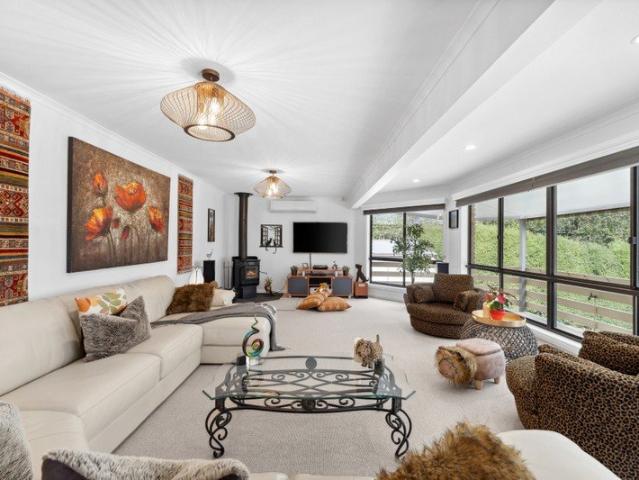 Relaxed Country Living with Space & Convenience