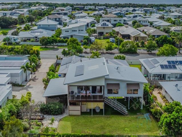 Relaxed Creekside Living, Just 5 Minutes to the Beach