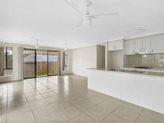 Relaxed, Easy Care Living in Springfield Lakes