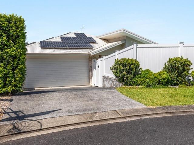 Relaxed Family Living in Cumbalums Best Pocket