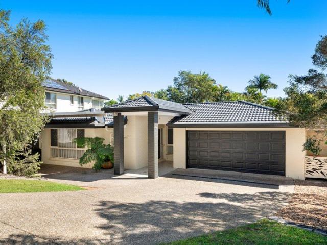 Relaxed Family Living in Beautiful Brookfield