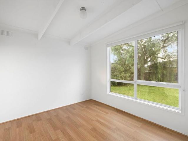 Relaxed family living only minutes from the beach