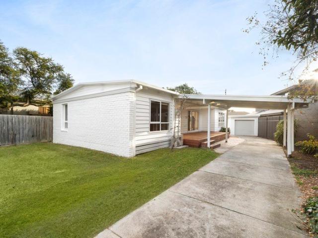 Relaxed family living only minutes from the beach