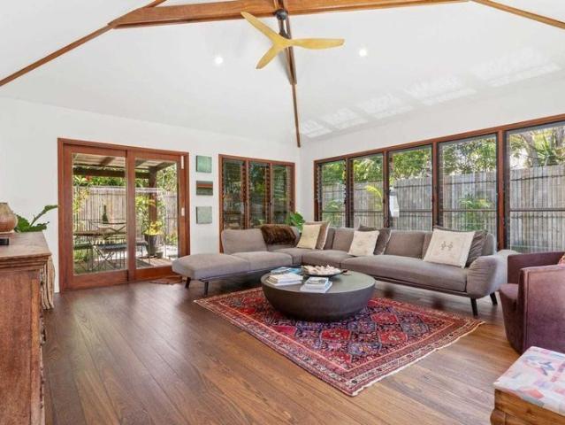 Relaxed Family Living Near Tallow Beach
