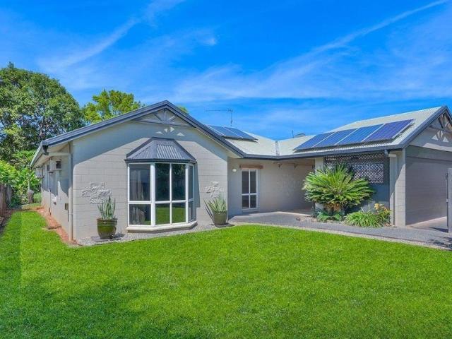 Relaxed Family Living with a Pool in Redlynch