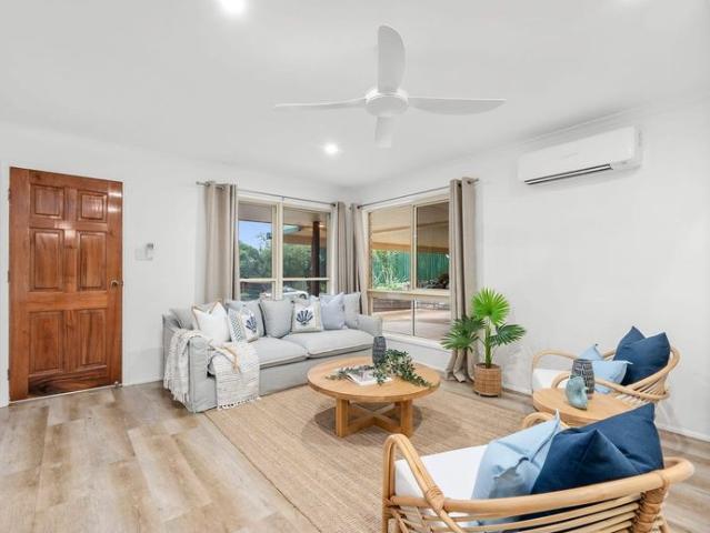 Relaxed Family Living with Mount Coolum at Your Doorstep