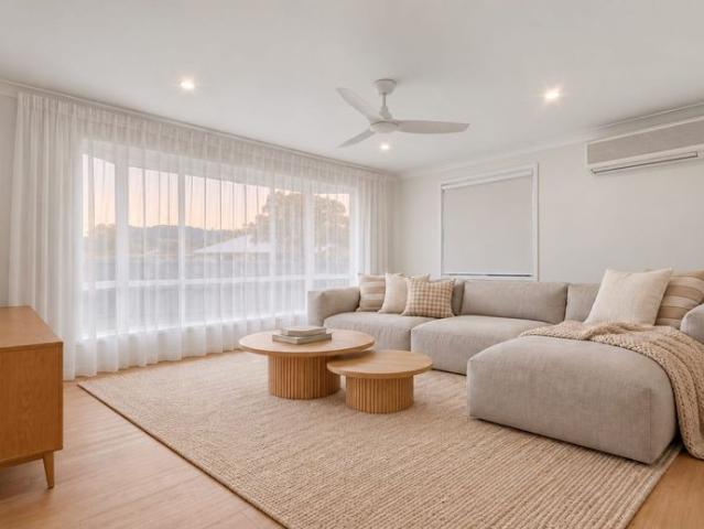Relaxed Family Living with Poolside Entertaining 3 bedroom + multipurpose room