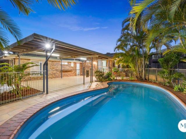 Relaxed Family Living with Space, Style & Outdoor Entertaining!