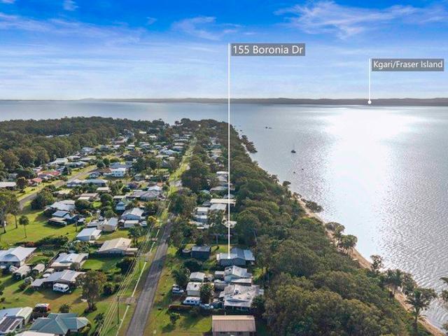 Relaxed Foreshore Living with Ocean Views & Great Shed