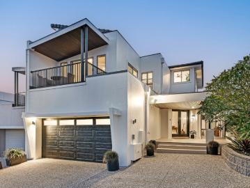 Relaxed Luxury, Exclusive Lifestyle