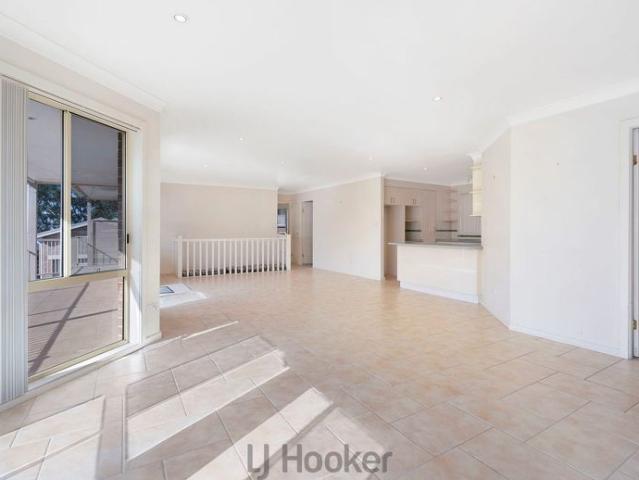 Relaxed Lakeside Living in Beautiful Wangi Wangi
