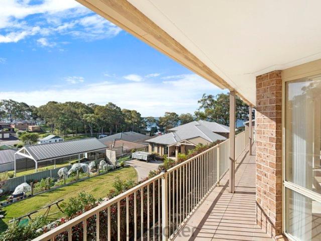 Relaxed Lakeside Living in Beautiful Wangi Wangi