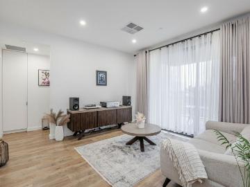 Relaxed Life Style at West Lakes