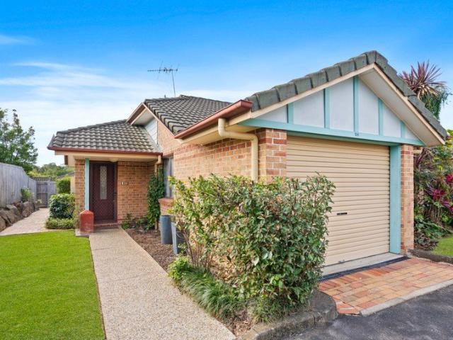 QUIETLY POSITIONED LOWSET VILLA