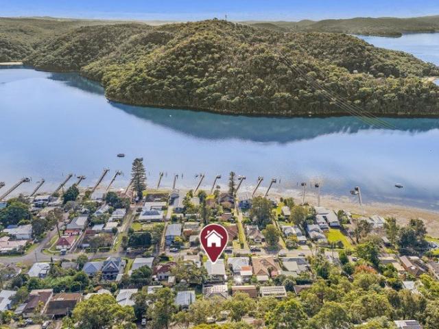 Relaxed Lifestyle Retreat with Panoramic Brisbane Water Views