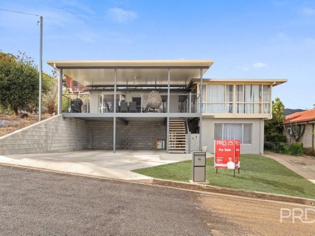 Relaxed Living with Amazing Views!