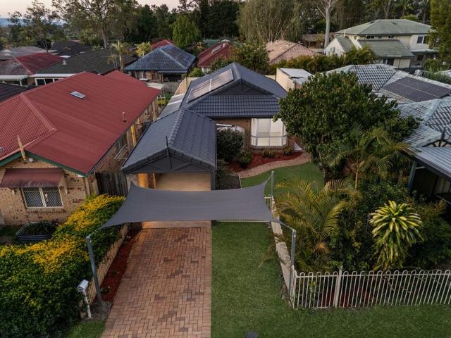 Relaxed Living with Poolside Charm in Forest Lak