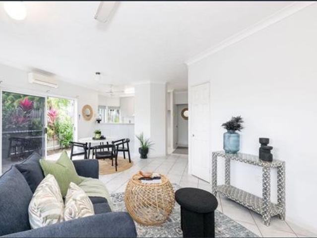 Relaxed Living at the Foot of Castle Hill