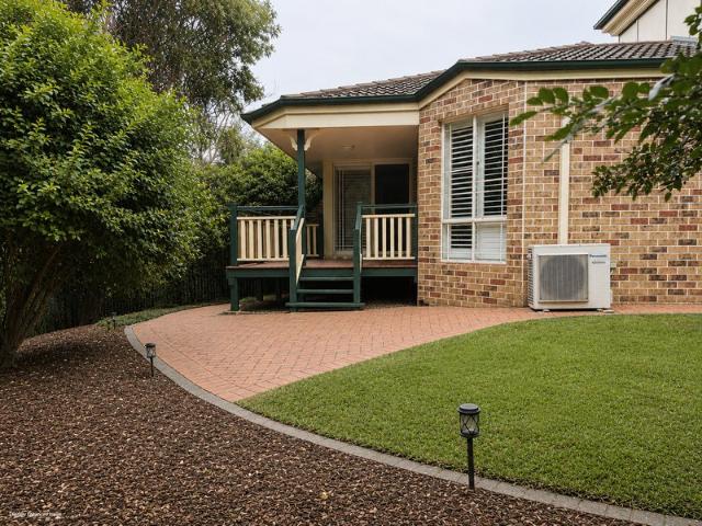 Relaxed Living Backing onto Robina Golf Course