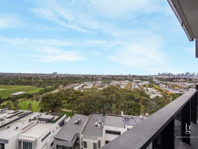 Relaxed Living in a Prime Edgewater Location