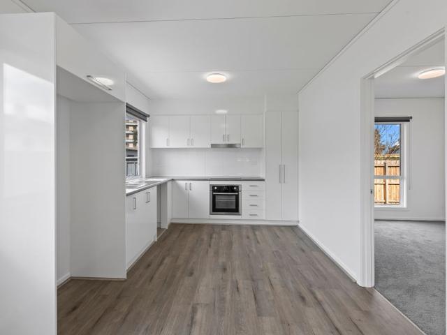 Relaxed Living in a Stylish 2 Bedroom Modern Home