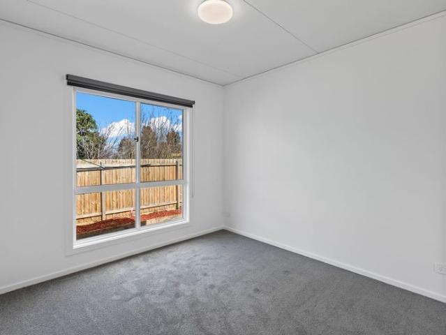 Relaxed Living in a Stylish 2 Bedroom Modern Home
