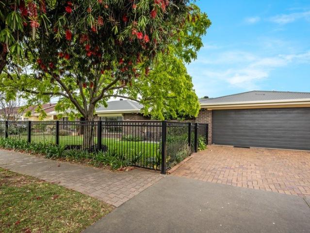 Relaxed Living in a Sought After Coastal Setting