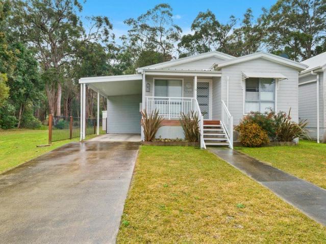 RELAXED LIVING IN BASIN SHORES