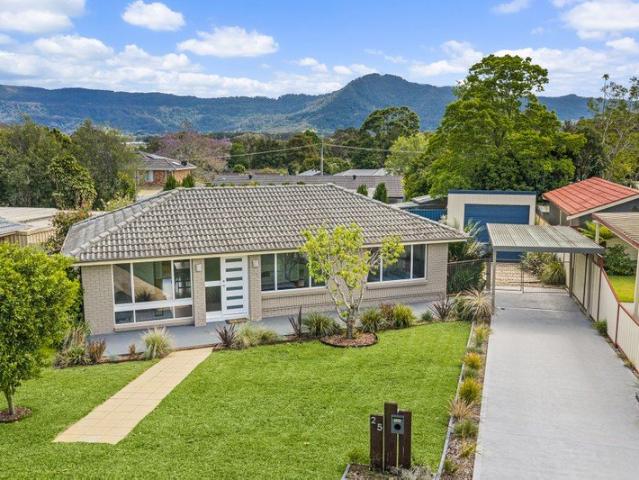 RELAXED LIVING, MOUNTAIN VIEWS