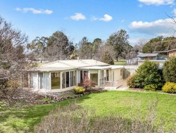 Relaxed Living on a Generous Block