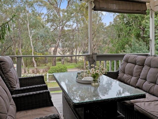 Relaxed Living Overlooking Lake Eildon