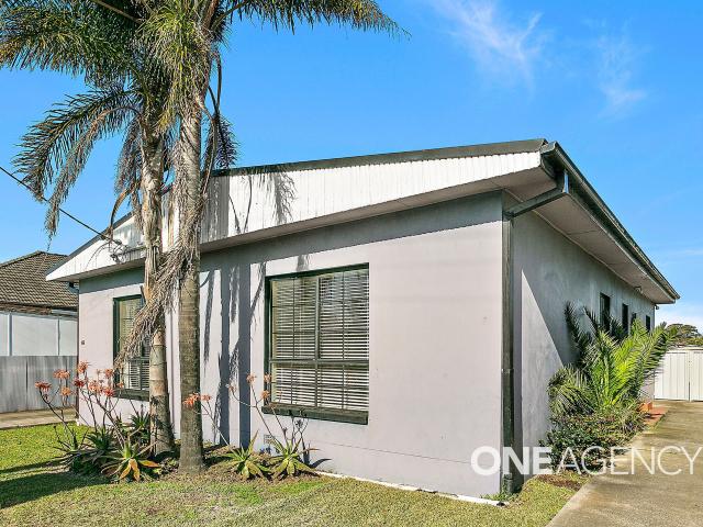 RELAXED, LOW MAINTENANCE LIVING IN A GREAT LOCATION