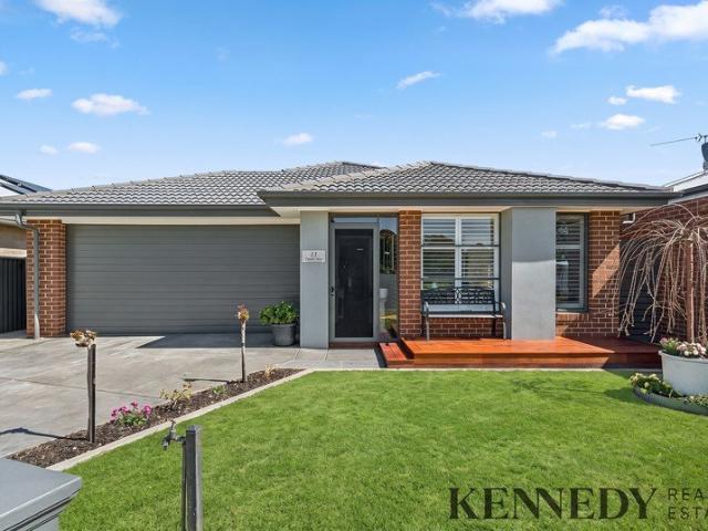 Relaxed, Low Maintenance Living Opposite Parkland