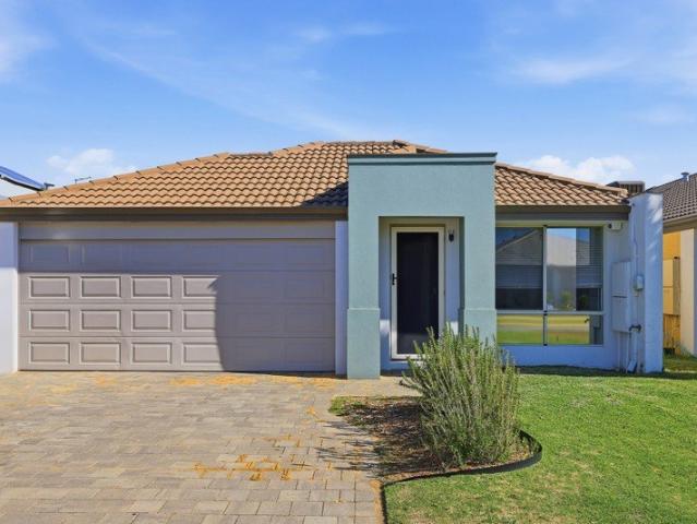 RELAXED PARKSIDE LIVING IN A FAMILY FRIENDLY LOCATION