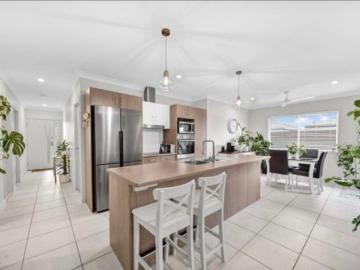 Relaxed Resort Retirement lifestyle in Chambers Flat!