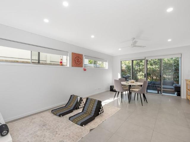 Relaxed & Secure Townhouse Living with Resort Style Pool
