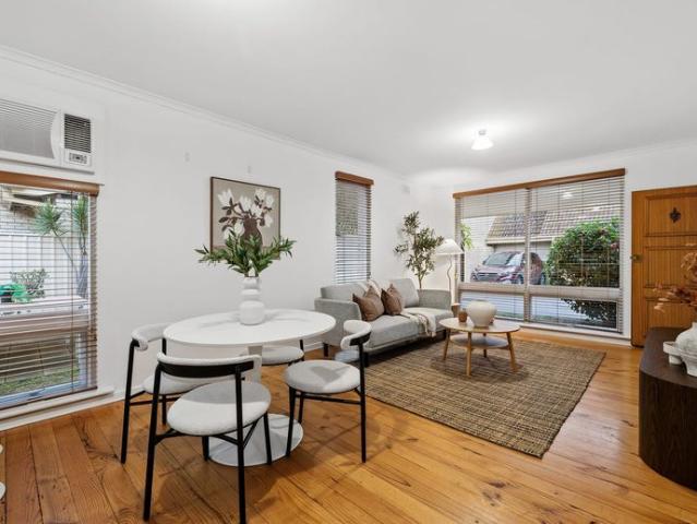 Relaxed Seaton Lifestyle with Private Rear Yard