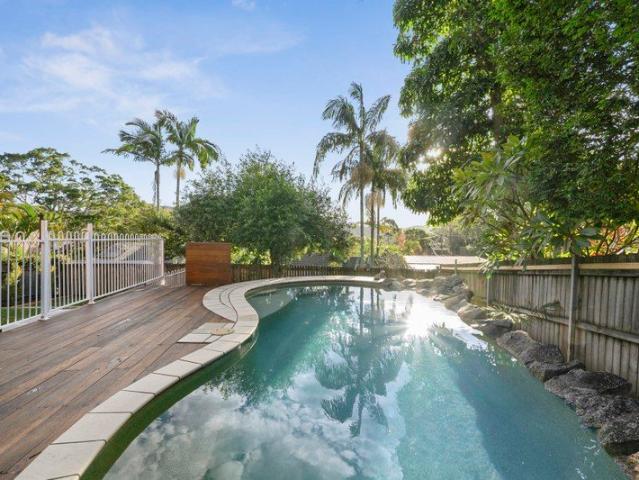 Relaxed Single Level Living In A Quiet Cul De Sac