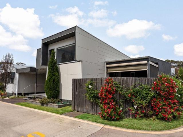 RELAXED, SPACIOUS LIVING IN CENTRAL VILLAGE, MAYFIELD